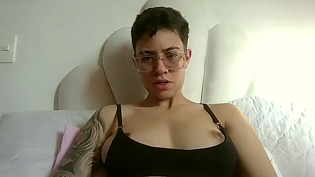 Cutie Shy  online show from 14, 7, 2026