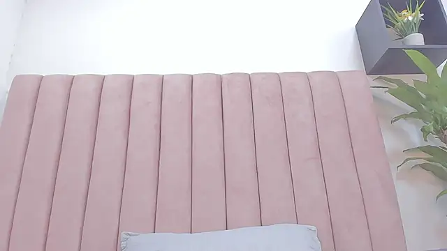 camila  herrera online show from 1, 3, 2025