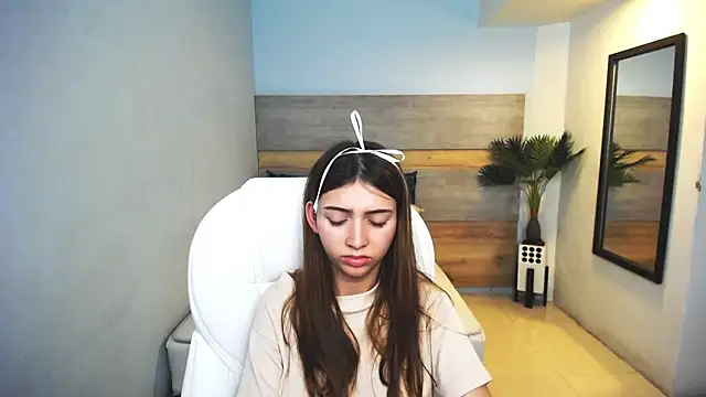 liseth fox online show from 9, 12, 2024