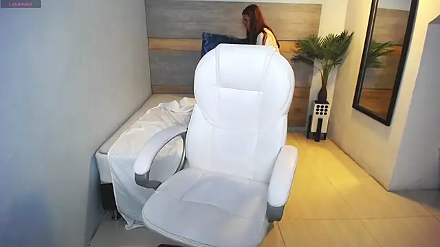 liseth fox online show from 8, 3, 2025