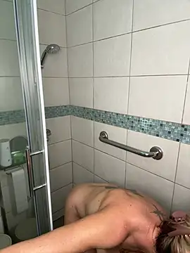 Lara Bergmann online show from 8, 1, 2025