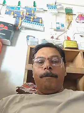 Snapshot of Srmotrs chatting on 4, 8, 2026 Srmotrs online show from 4, 8, 2026
