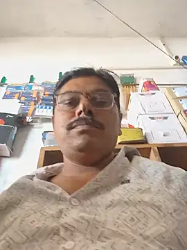 Snapshot of Srmotrs chatting on 6, 8, 2026 Srmotrs online show from 6, 8, 2026