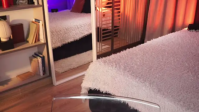 Snapshot of AnnLevine chatting on 8, 3, 2025 AnnLevine online show from 8, 3, 2025