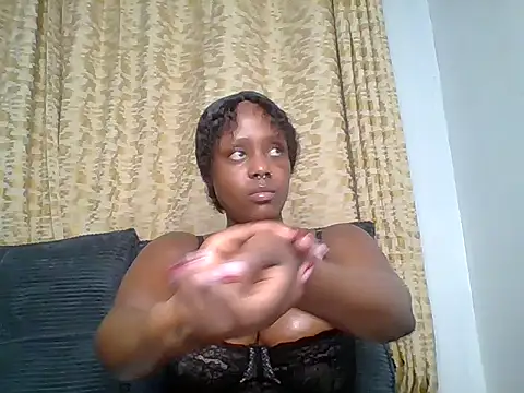 Snapshot of Miss_Amani chatting on 8, 10, 2025 Miss Amani online show from 8, 10, 2025