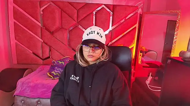 Olivia Fox69 online show from 14, 12, 2025