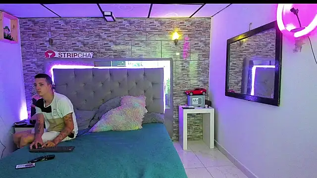 parejacaliente20154 online show from 30, 6, 2026