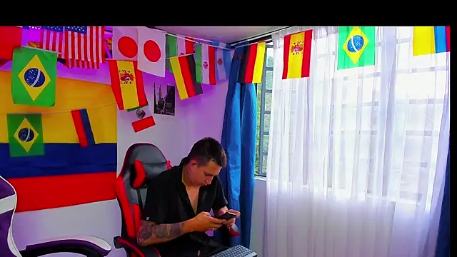 parejacaliente20154 online show from 3, 7, 2026
