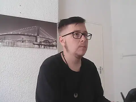 bisexualboy05 online show from 9, 4, 2026