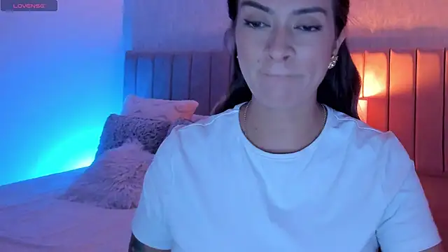 Victoria romanox online show from 3, 3, 2025