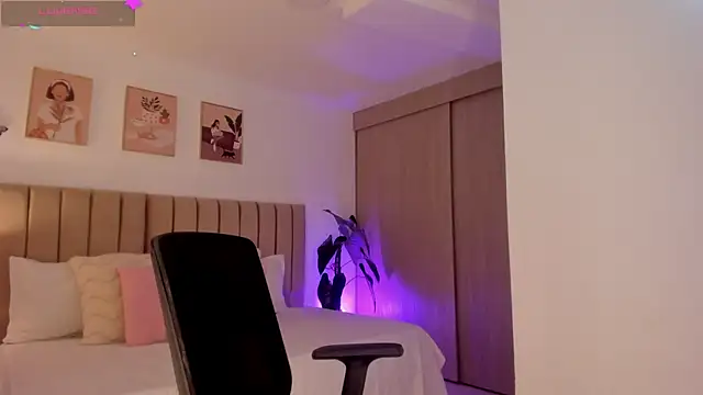 Victoria romanox online show from 10, 9, 2025