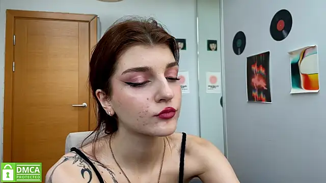 Bunny ShyGirl online show from 14, 2, 2025