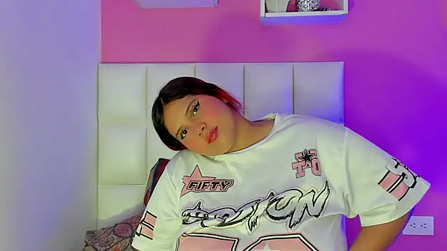 Alanna hot3 online show from 3, 7, 2026
