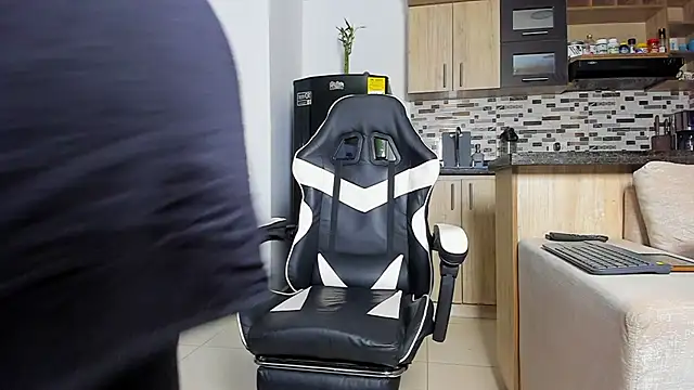 Johnnygrayson1 online show from 21, 11, 2025