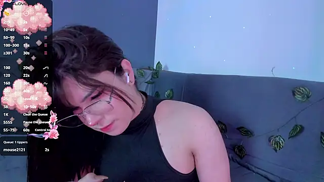 Snapshot of Yuri_Stars chatting on 18, 3, 2025 Yuri Stars online show from 18, 3, 2025