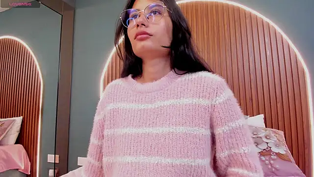 NayeCloud online show from 17, 10, 2025