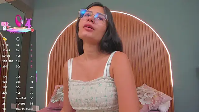 NayeCloud online show from 18, 12, 2025