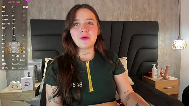 Sabrina Lennox online show from 12, 2, 2025