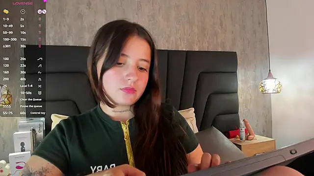 Sabrina Lennox online show from 13, 2, 2025