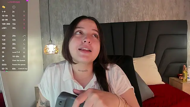 Sabrina Lennox online show from 18, 2, 2025