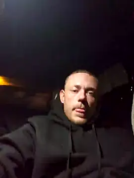 Snapshot of dadyyD95 chatting on 4, 2, 2025 dadyyD95 online show from 4, 2, 2025