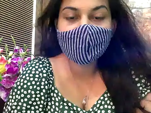 HaaniKaur online show from 11, 3, 2025