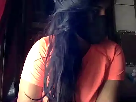 HaaniKaur online show from 6, 11, 2025
