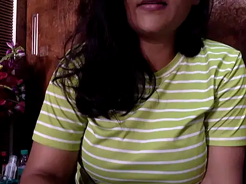 HaaniKaur online show from 4, 2, 2026