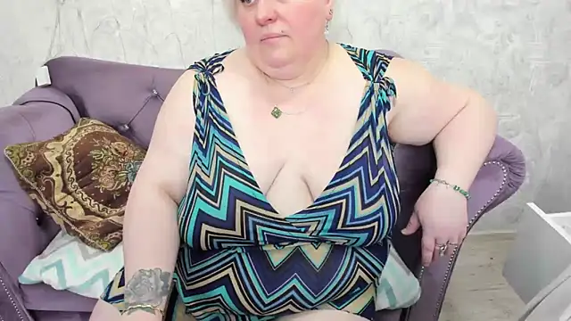 Snapshot of fashiona chatting on 9, 3, 2025 fashiona online show from 9, 3, 2025