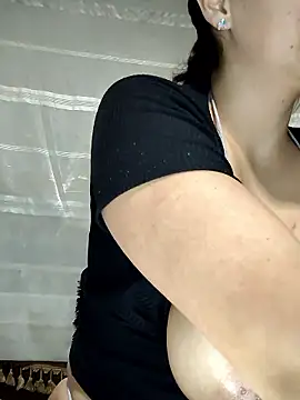 Snapshot of StephanieMarrien chatting on 5, 1, 2026 StephanieMarrien online show from 5, 1, 2026