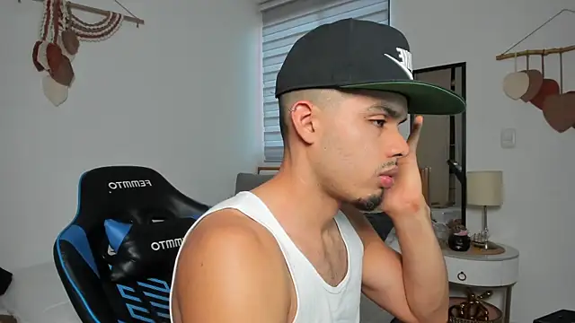 mateoleonee online show from 4, 3, 2026