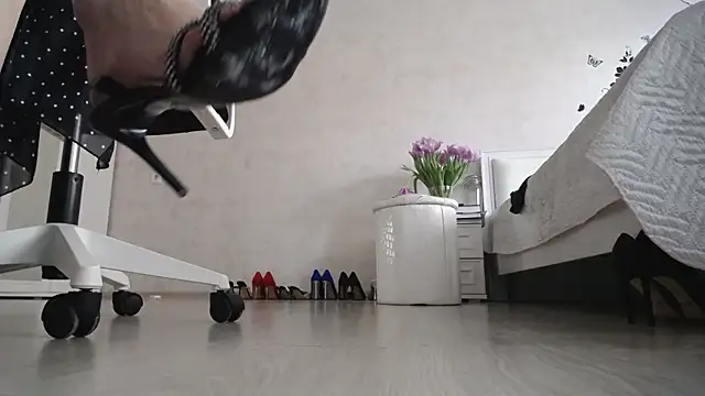 Devil Goddess online show from 8, 3, 2025