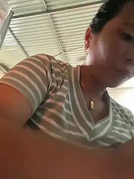 Snapshot of Linaannn chatting on 14, 7, 2026 Linaannn online show from 14, 7, 2026
