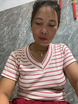 Snapshot of Linaannn chatting on 19, 7, 2026 Linaannn online show from 19, 7, 2026