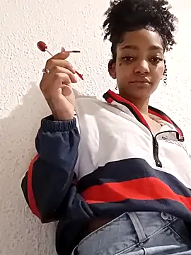 Snapshot of Laanegraofficial_ chatting on 5, 1, 2025 Laanegraofficial online show from 5, 1, 2025