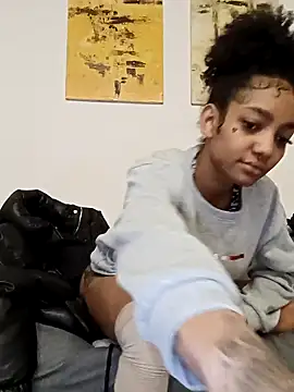 Snapshot of Laanegraofficial_ chatting on 9, 2, 2025 Laanegraofficial online show from 9, 2, 2025