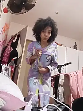 Snapshot of Laanegraofficial_ chatting on 15, 2, 2025 Laanegraofficial online show from 15, 2, 2025