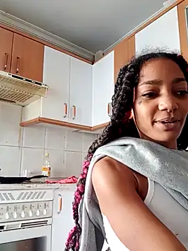 Snapshot of Laanegraofficial_ chatting on 2, 10, 2025 Laanegraofficial online show from 2, 10, 2025