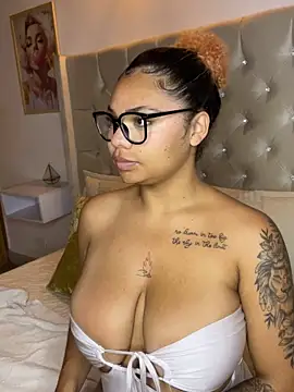 Snapshot of Eloisa_cleavage_ chatting on 22, 12, 2025 Eloisa cleavage online show from 22, 12, 2025