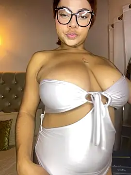 Snapshot of Eloisa_cleavage_ chatting on 16, 1, 2026 Eloisa cleavage online show from 16, 1, 2026