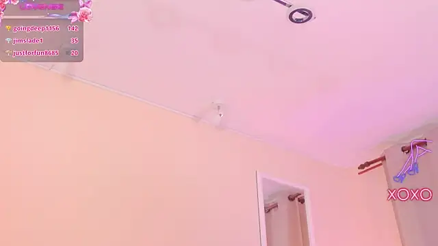 ArianaCroft online show from 4, 1, 2025