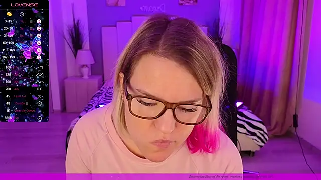 EVAshinyGIRL online show from 9, 2, 2025