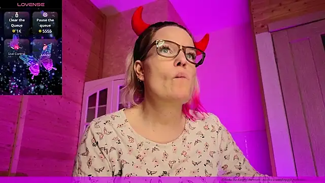 EVAshinyGIRL online show from 9, 3, 2025