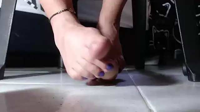 carlajames  online show from 14, 12, 2024