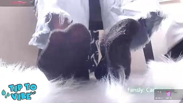 carlajames  online show from 10, 1, 2025