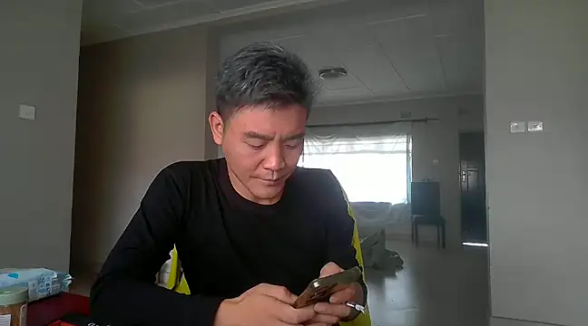 kisstoyousoon2024 online show from 1, 1, 2025