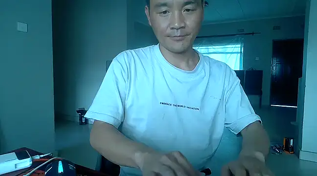 kisstoyousoon2024 online show from 17, 3, 2025