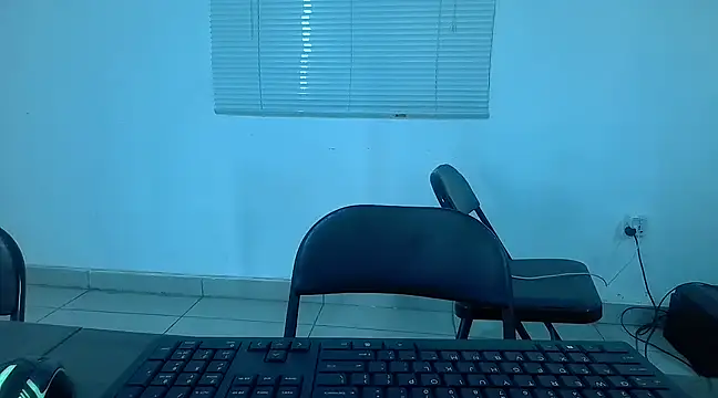 kisstoyousoon2024 online show from 22, 3, 2025