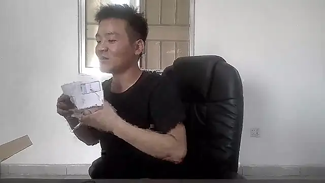 kisstoyousoon2024 online show from 8, 10, 2025