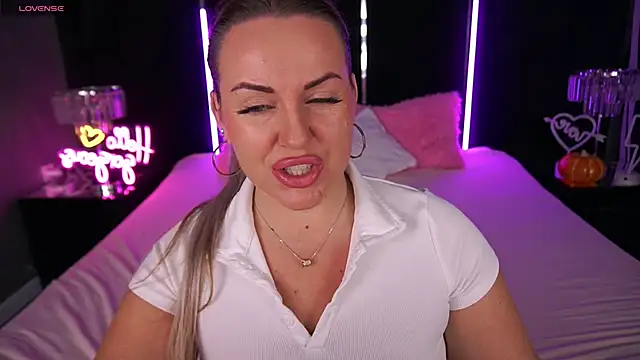 KiraCandyS online show from 7, 11, 2025